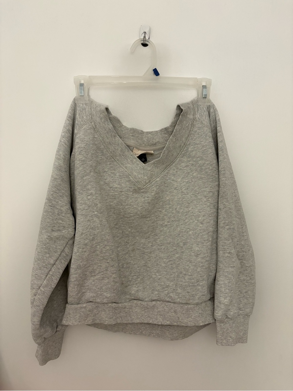 Universal Threads Gray V-Neck Sweatshirt